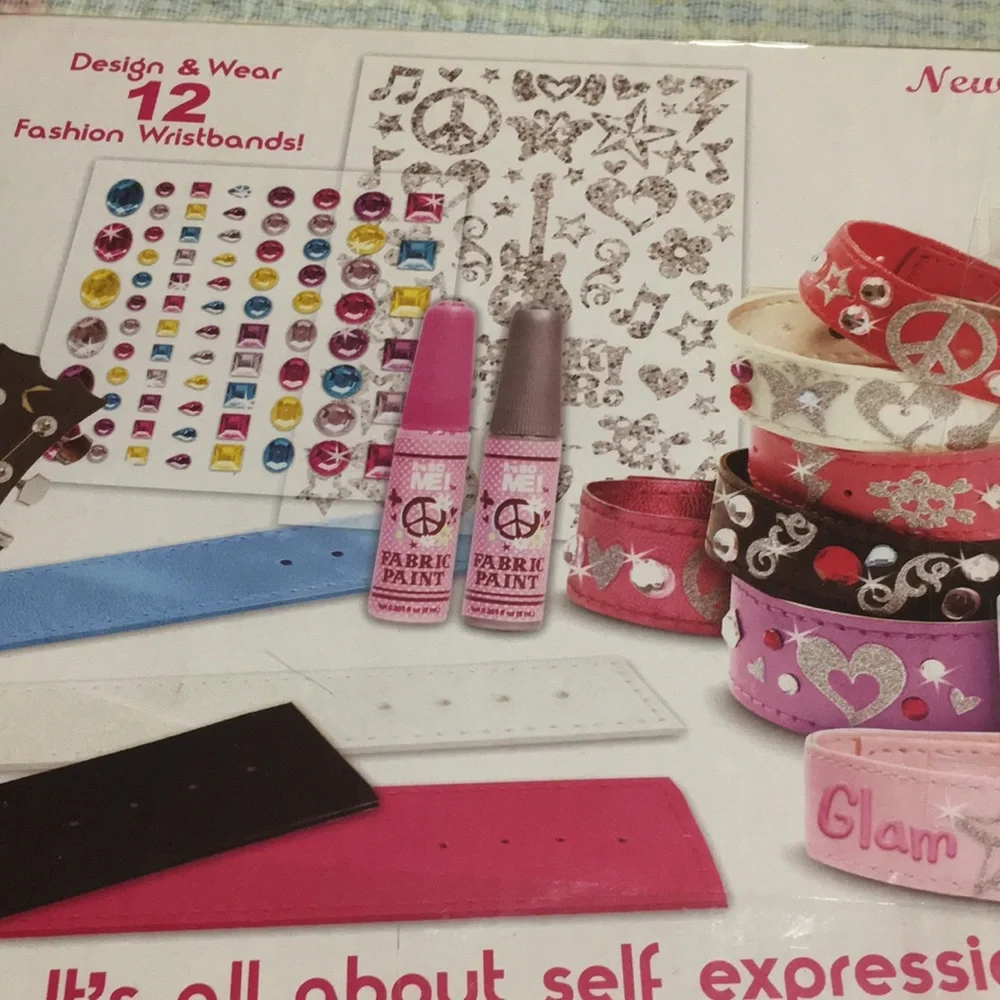 Rock Bands It’s so me Create your own Rock Bands NEW design & wear 12 Wristbands